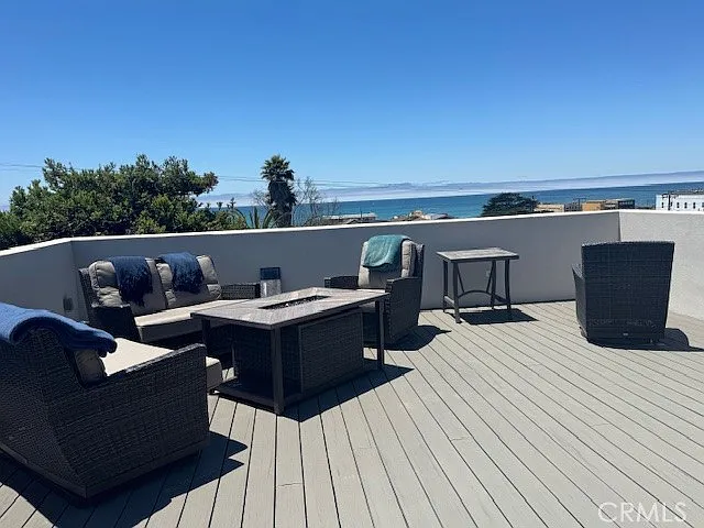 3 bed, 1976 sqft, $6,000 — Photo 2