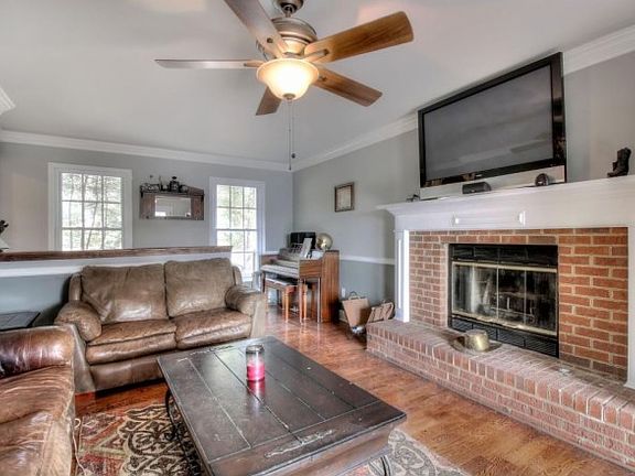 5th image of 29 Bramblewood Trl