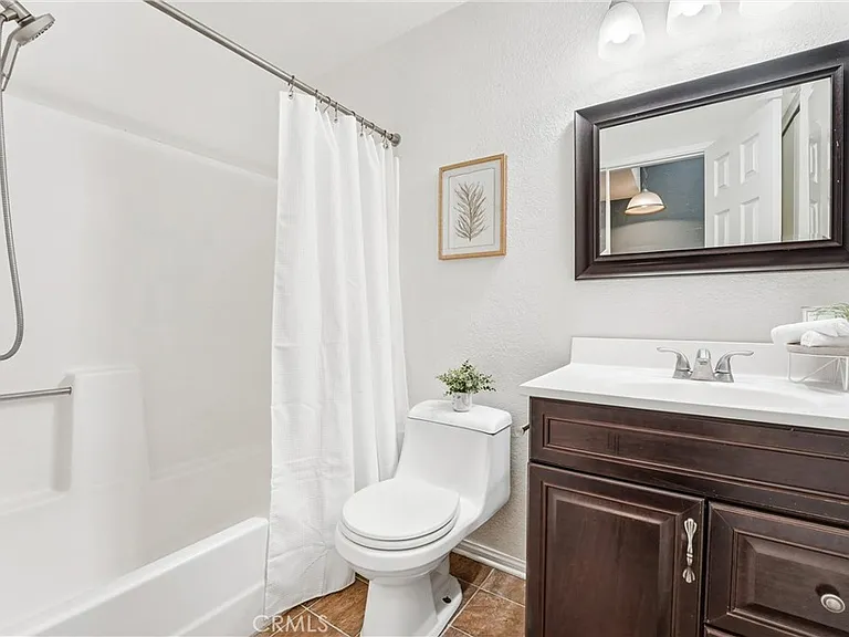334 S Walnut Ave #D-11 — Photo 14