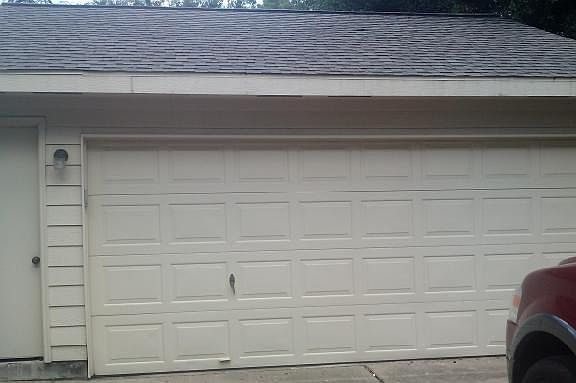 Over sized garage w opener