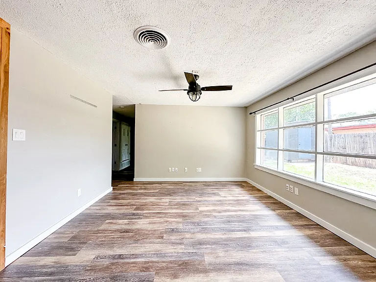 2608 Raleigh Ave — Photo 14