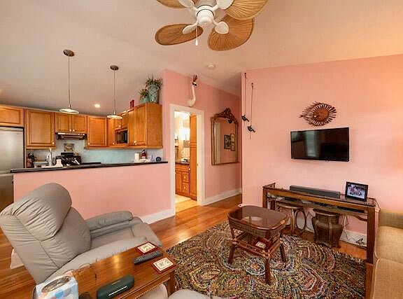 5th image of 1218 Packer St