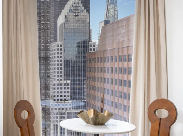 138 East 50th Street image 4 of 23