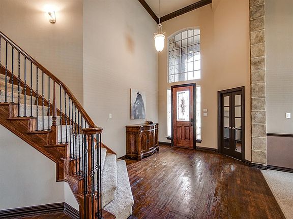 3rd image of 1101 Cahill Way