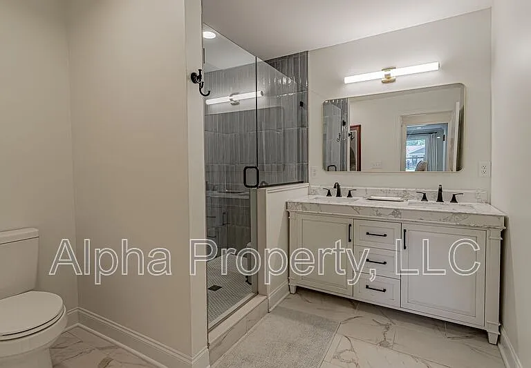 804 N Weston St — Photo 16