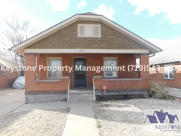 1233 Berkley Ave — Photo 1