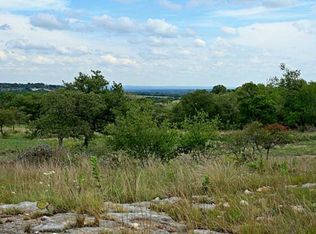 25 Overlook Dr, Fredericksburg, TX 78624
