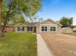 606 Wanda St, Centerton, AR 72719