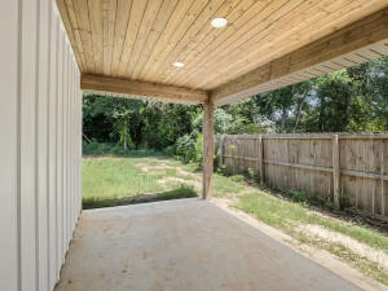 1281 Miller St — Photo 13