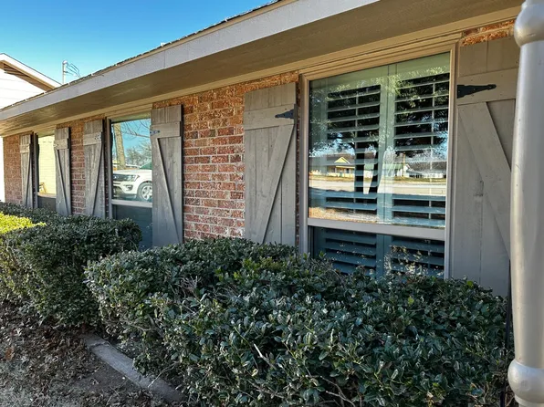 312 N Rodgers St, Henrietta, TX 76365