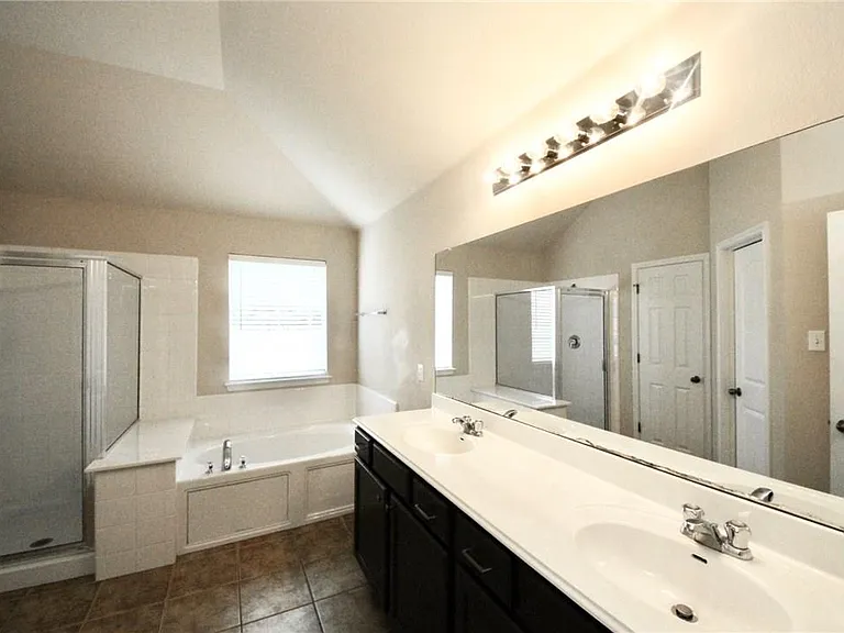 3728 Pine Needle Cir — Photo 8