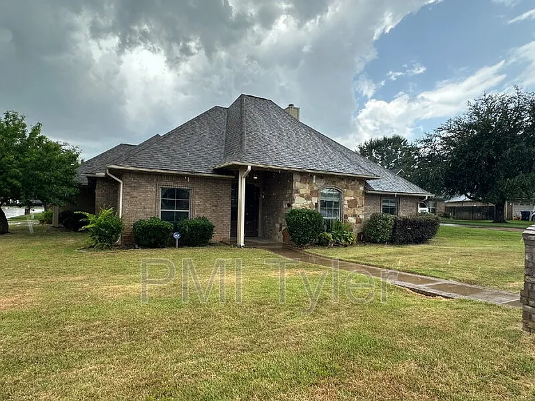 2 Baylee Dr — Photo 2
