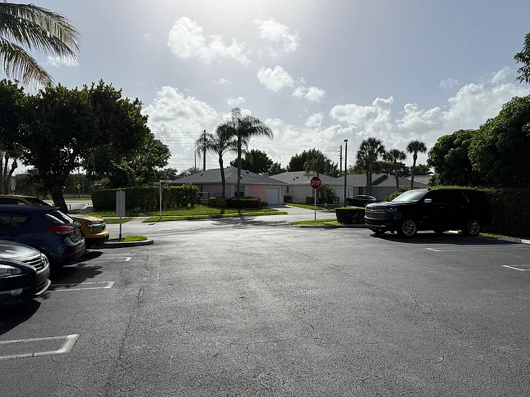 112 Sunset Blvd — Photo 7
