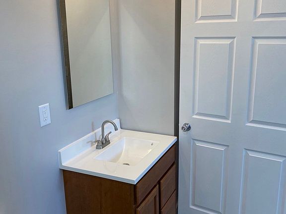 4th image of 502 N Arthur St #1