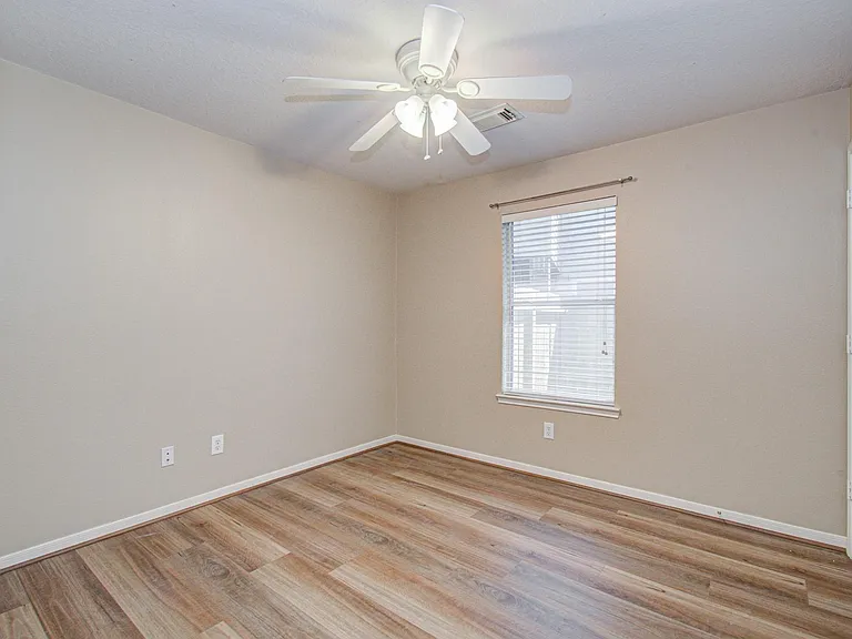 24203 Emory Green St — Photo 9