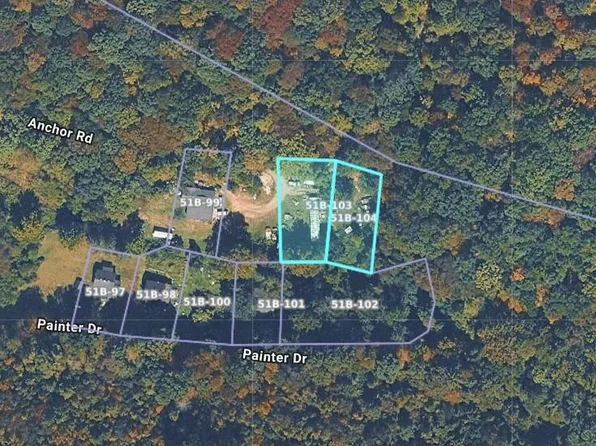 278 Anchor Dr, Mount Hope, WV 25880