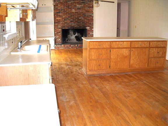 2nd image of 311 Tarpon Dr