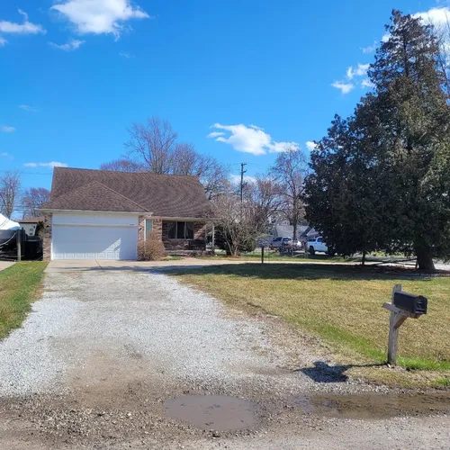 36750 Jefferson Ave Photo 1