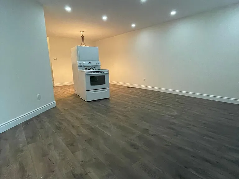 135 Avondale Blvd #MAIN — Photo 11