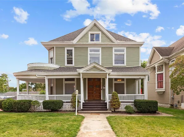 415 Bluff St, Alton, IL 62002