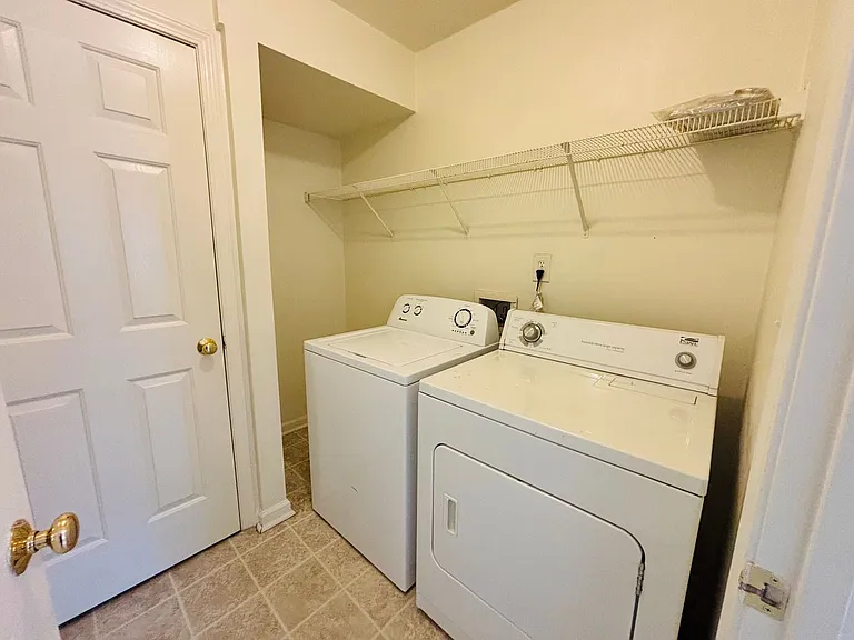 70 Salem Ln — Photo 7