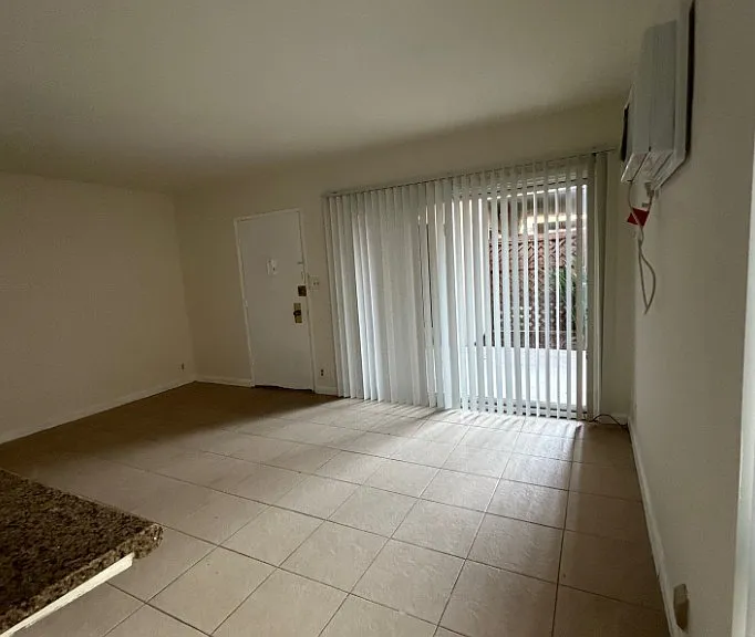 6633 Darby Ave #24 — Photo 11