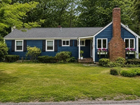495 Thicket St, Weymouth, MA 02190