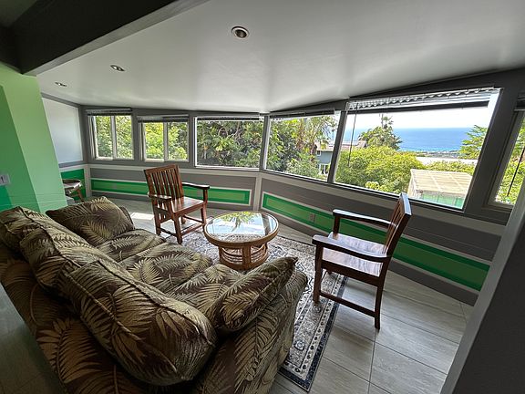 more back lanai, little nook on left for relaxing