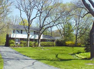 1444 Woodland Dr, Deerfield, IL 60015