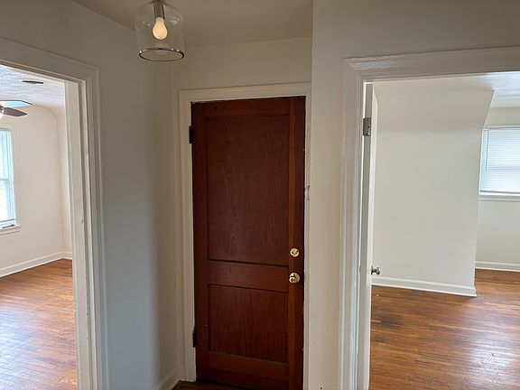 3rd image of 425 E Loudon Ave #3