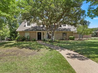 809 Woodland West Dr, Woodway, TX 76712