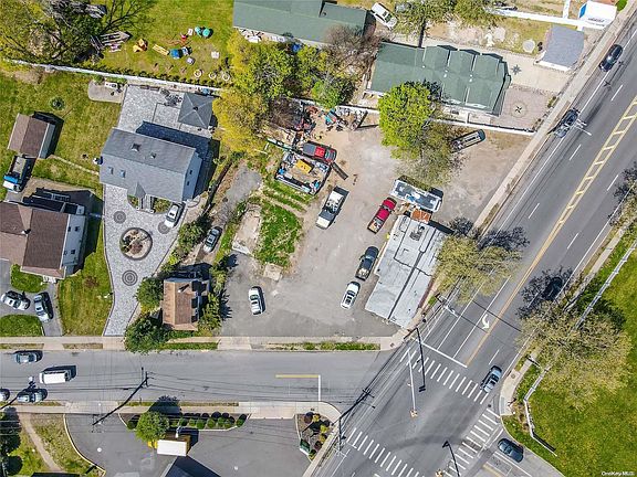 3rd image of 610 Nostrand Ave