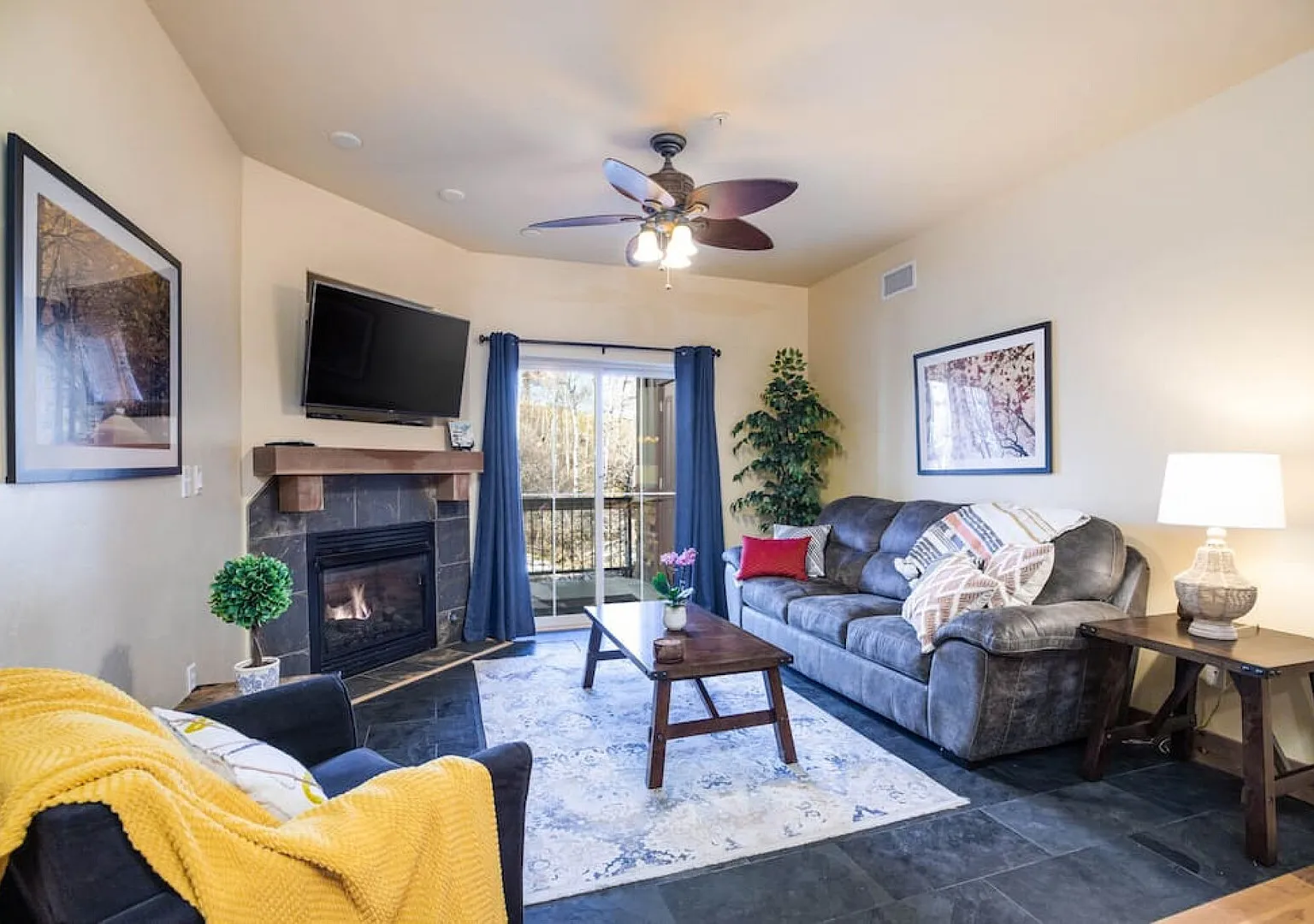 Skier's Dream-Beautifully Updated condo w Hot Tub! — Photo 2