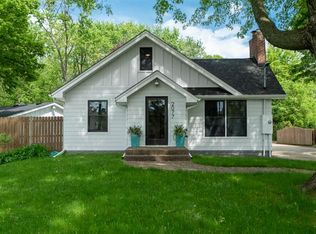 2077 Geneva Ave N, Oakdale, MN 55128