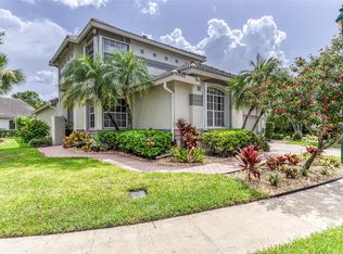 1452 Lacosta Dr E, Pembroke Pines, FL 33027