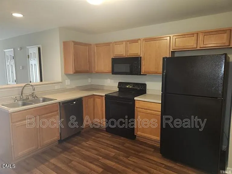 2630 Vega Ct — Photo 2