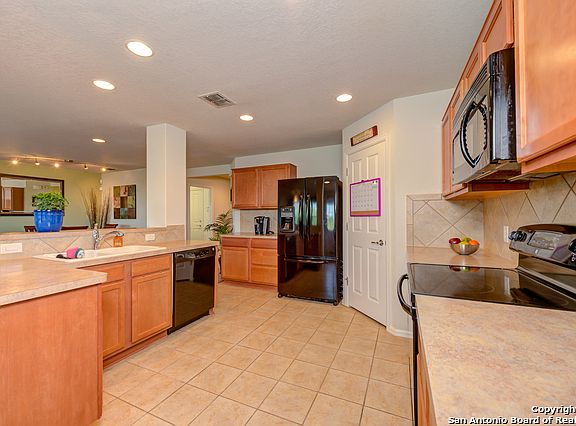 5th image of 5409 Columbia Dr