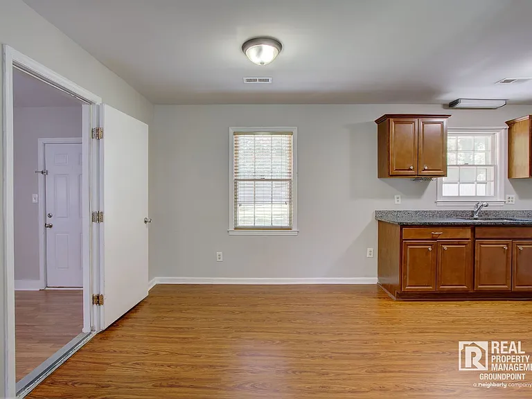 125 Tiffany Ln — Photo 6