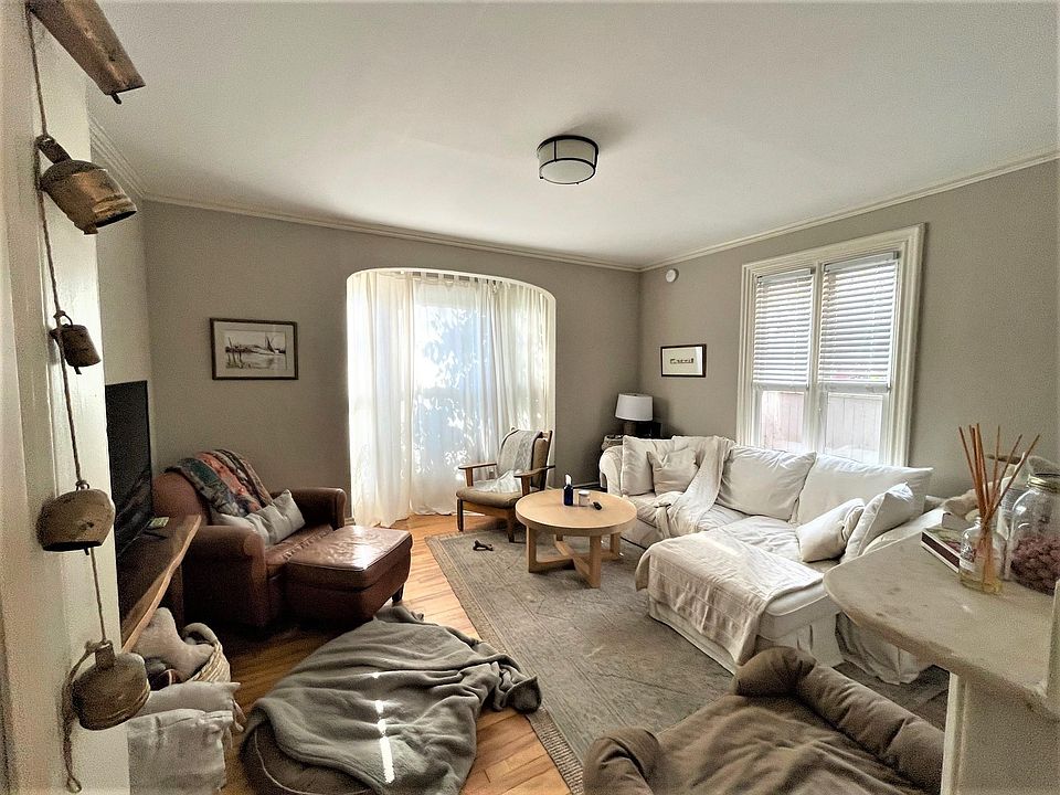 2nd image of 85 Gray St #1