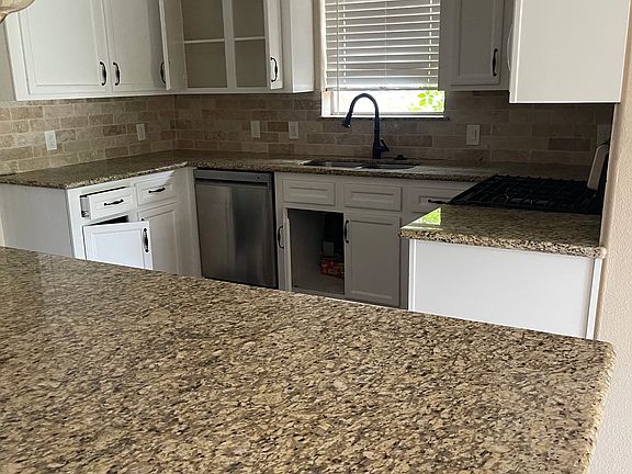 5th image of 805 Glen Hollow Dr