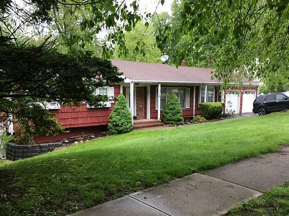 3rd image of 56 Tall Oaks Dr