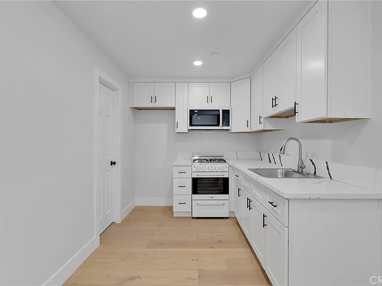 7359 Lynwood — Photo 8