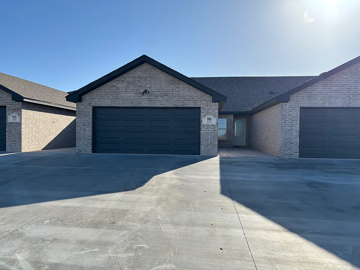 Building Photo - 9960 Elite St