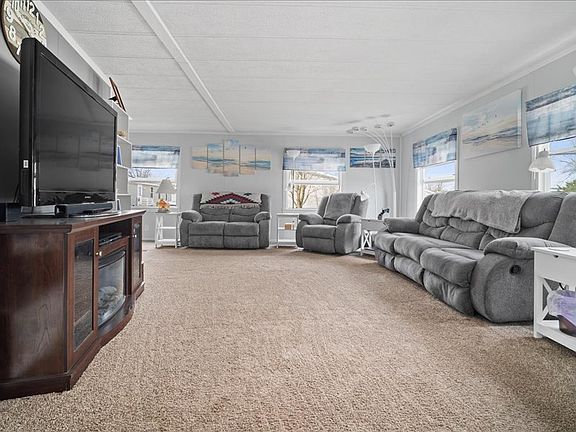5th image of 411 Avenue G