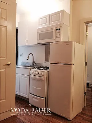 Rented by Voda Bauer Real Estate | media 22