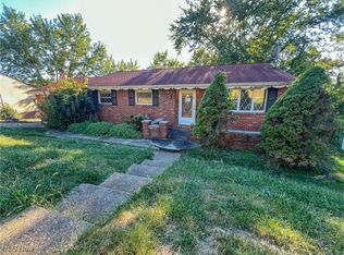 17 Sunset Dr, Martins Ferry, OH 43935