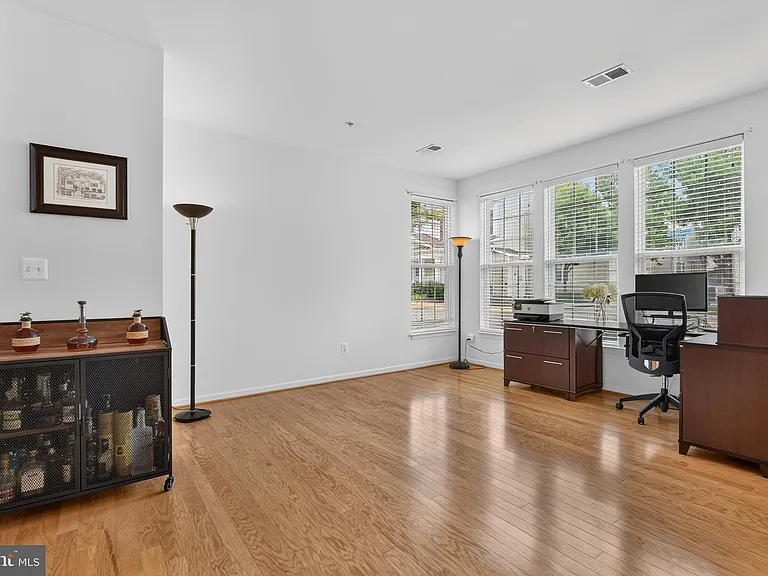 43081 Zander Ter — Photo 12