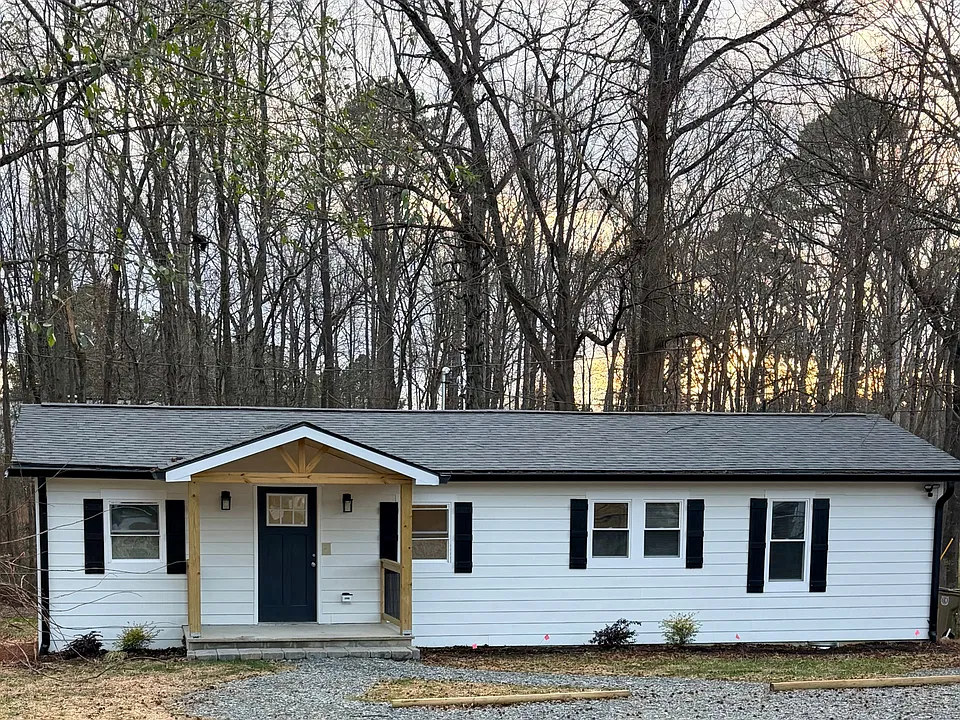 3419 Haywood Rd