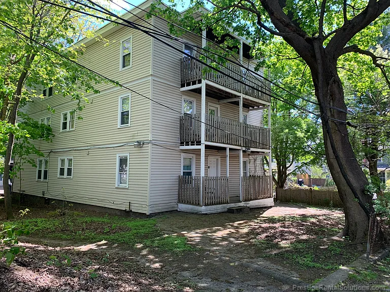 15 Lee St #3R — Photo 16