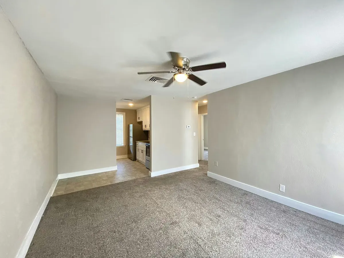 Building Photo - 806 Jane Dr